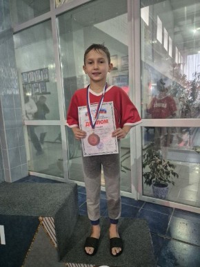 В Молодогвардейске прошли Республиканские соревнования по плаванию «Золотая Рыбка»