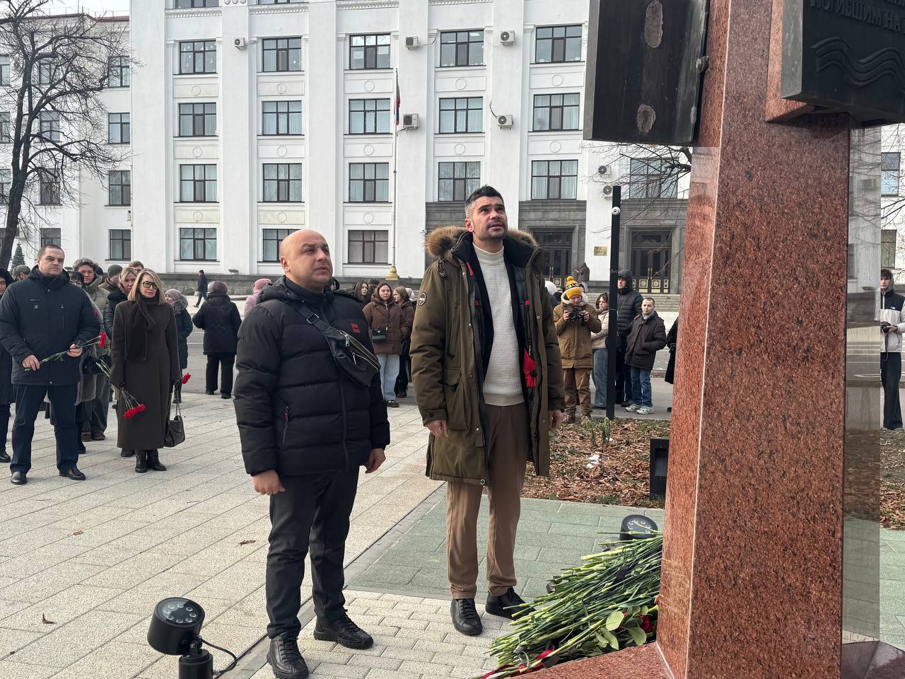 В Республике почтили память журналистов, погибших при исполнении профессиональных обязанностей В Республике почтили память журналистов, погибших при исполнении профессиональных обязанностей