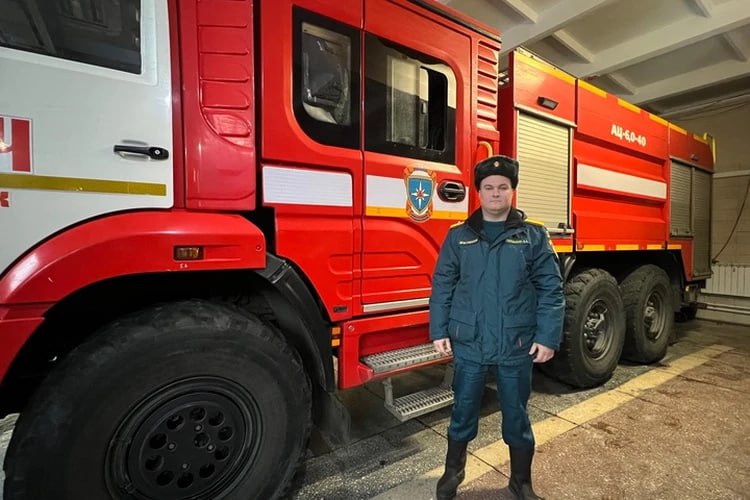 «Без тебя никто этого не сделает»: сотрудник МЧС России из Луганска, спасший ребёнка, рассказал о своей работе