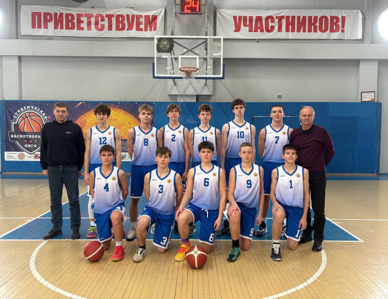 Перевальские баскетболисты одержали уверенную победу на первенстве ДНР