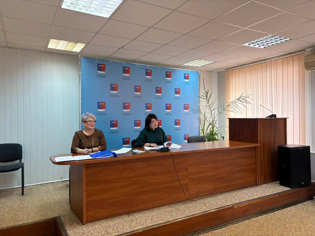 Сегодня Заместитель Главы Администрации Станично-Луганского МО Анна Кулиш провела заседание муниципальной комиссии по делам несовершеннолетних и защите их прав Сегодня Заместитель Главы Администрации Станично-Луганского МО Анна Кулиш провела заседание муниципальной комиссии по делам несовершеннолетних и защите их прав