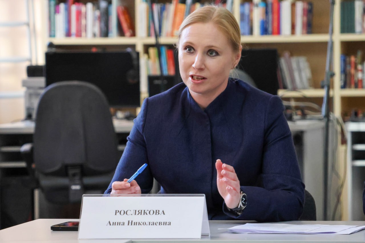 Сегодня вместе с Первым заместителем руководителя Администрации Главы ЛНР Анной Росляковой провели заседание Совета по сохранению и укреплению традиционных российских духовно-нравственных ценностей, культуры и исторической... Сегодня вместе с Первым заместителем руководителя Администрации Главы ЛНР Анной Росляковой провели заседание Совета по сохранению и укреплению традиционных российских духовно-нравственных ценностей, культуры и исторической...