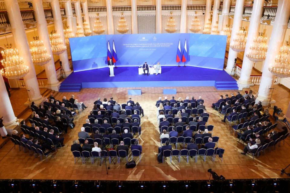 На заседании Президиума Совета законодателей РФ обсудили ход интеграции воссоединённых регионов в правовую, экономическую и социальную системы России На заседании Президиума Совета законодателей РФ обсудили ход интеграции воссоединённых регионов в правовую, экономическую и социальную системы России