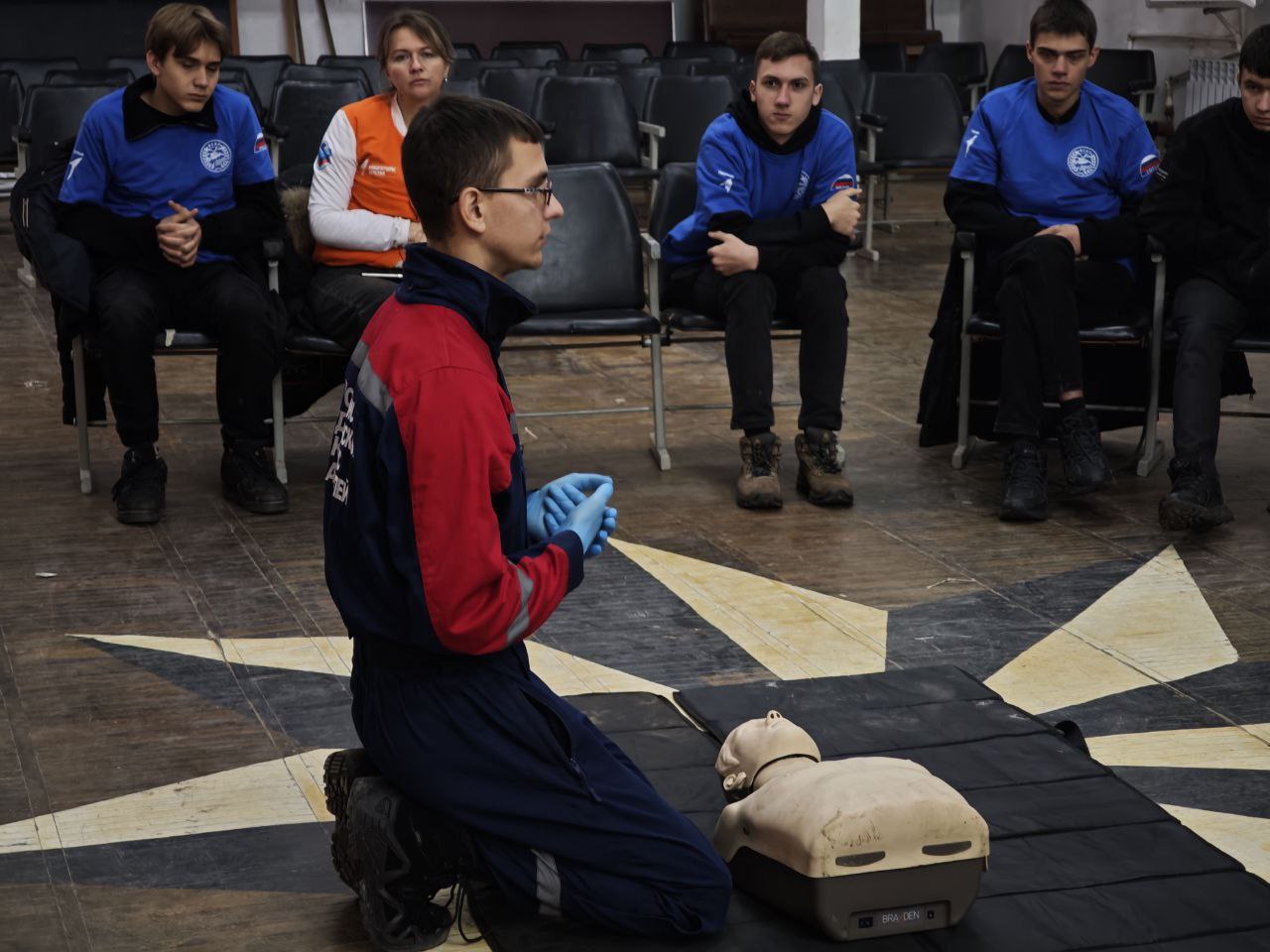 Учащиеся Ясеновской гимназии им.Ю.В.Стеценко приняли участие в занятии по основам личной безопасности Учащиеся Ясеновской гимназии им.Ю.В.Стеценко приняли участие в занятии по основам личной безопасности
