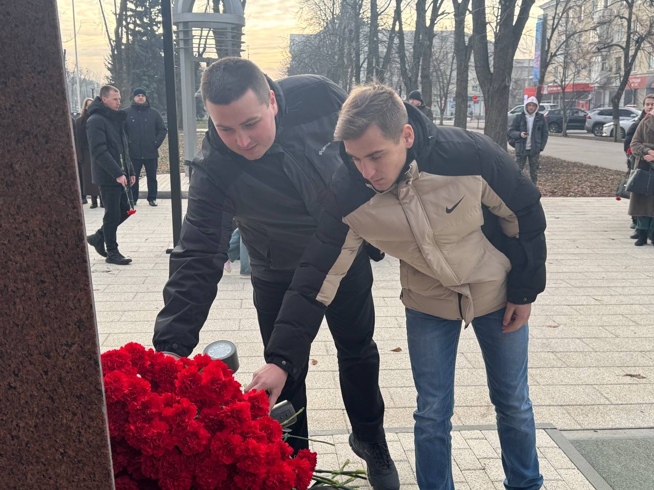 В Республике почтили память журналистов, погибших при исполнении профессиональных обязанностей В Республике почтили память журналистов, погибших при исполнении профессиональных обязанностей