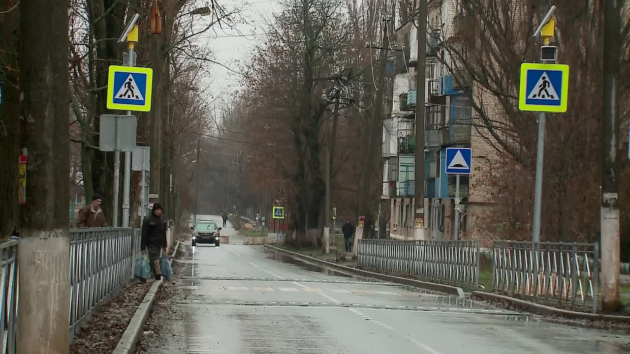 Жители г. Суходольска благодарят строителей Тюменской области за капремонт дорожного полотна по ул. Станиславского. Компания «Артстрой» этим летом привела в порядок дорогу, протяжённость которой около 900 метров