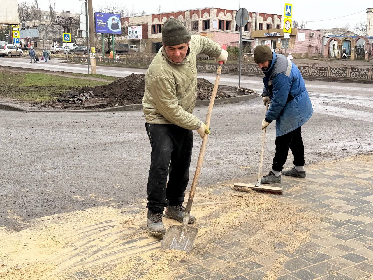 Сергей Колягин: Продолжаем благоустраивать первомайский «Манеж» Сергей Колягин: Продолжаем благоустраивать первомайский «Манеж»