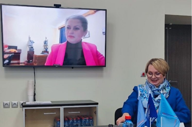 Представители Совета женщин при Администрации Свердловского округа приняли участие в телемосте с коллегами из Красноярского края Представители Совета женщин при Администрации Свердловского округа приняли участие в телемосте с коллегами из Красноярского края