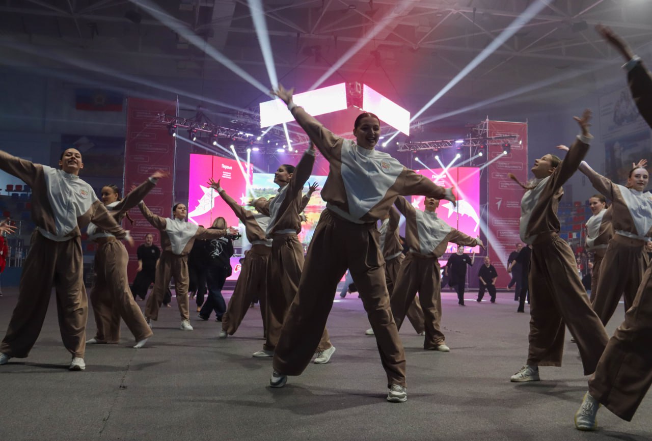 Праздник «первых». Конференция регионального отделения Общероссийского общественно-государственного движения детей и молодежи «Движение первых» состоялась 15 декабря в Луганске Праздник «первых». Конференция регионального отделения Общероссийского общественно-государственного движения детей и молодежи «Движение первых» состоялась 15 декабря в Луганске