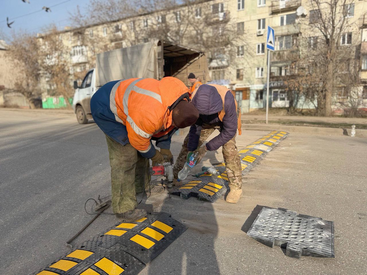 Сергей Колягин: В рамках выполнения решений, принятых на одном из заседаний комиссии по обеспечению безопасности дорожного движения на территории нашего городского округа, специалисты Муниципального унитарного предприятия... Сергей Колягин: В рамках выполнения решений, принятых на одном из заседаний комиссии по обеспечению безопасности дорожного движения на территории нашего городского округа, специалисты Муниципального унитарного предприятия...