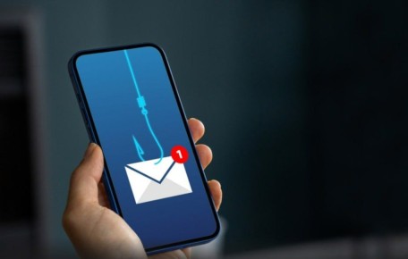 Мошенники используют новую схему, чтобы украсть деньги с помощью голоса жертвы