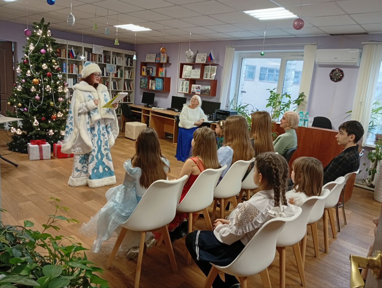 Новогодние семейные чтения вслух: Живая классика в Новоайдарской библиотеке Новогодние семейные чтения вслух: Живая классика в Новоайдарской библиотеке