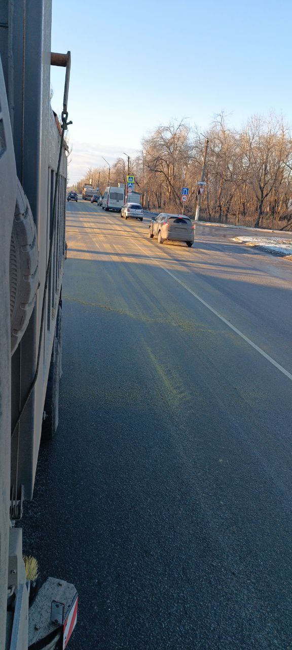 Все выходные специалисты дорожных служб трудились на автодорогах региона, обеспечивая безопасный проезд Все выходные специалисты дорожных служб трудились на автодорогах региона, обеспечивая безопасный проезд