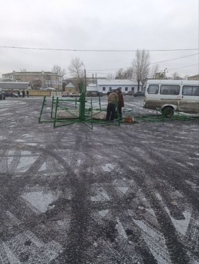 Андрей Рубанцов: В Ровеньках приступили к монтажу главной новогодней ёлки