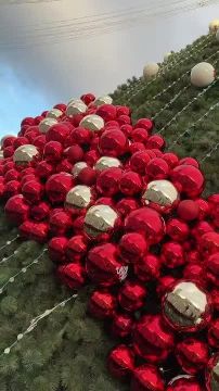 Утро декабря – это хрупкая симфония света и тени, где каждый луч солнца пробивается сквозь морозную дымку, словно надежда сквозь зимнюю стужу!