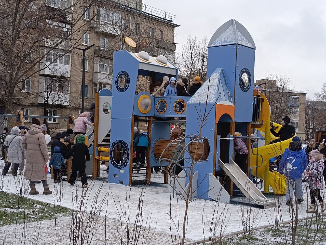 Сегодня в городе Ровеньки состоялось торжественное открытие «Каштановой аллеи»