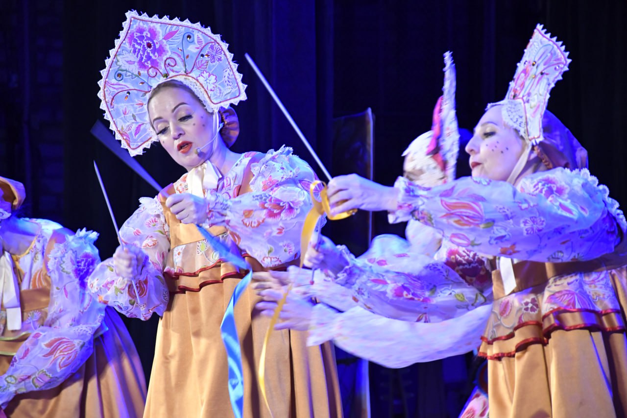 Народная сказка в шедевральном исполнении: Волжский хор покорил Луганск Народная сказка в шедевральном исполнении: Волжский хор покорил Луганск