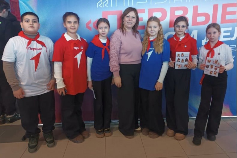 Совет Первых Свердловского муниципального округа стал победителем номинации «Лучший Совет Первых местного отделения» Совет Первых Свердловского муниципального округа стал победителем номинации «Лучший Совет Первых местного отделения»