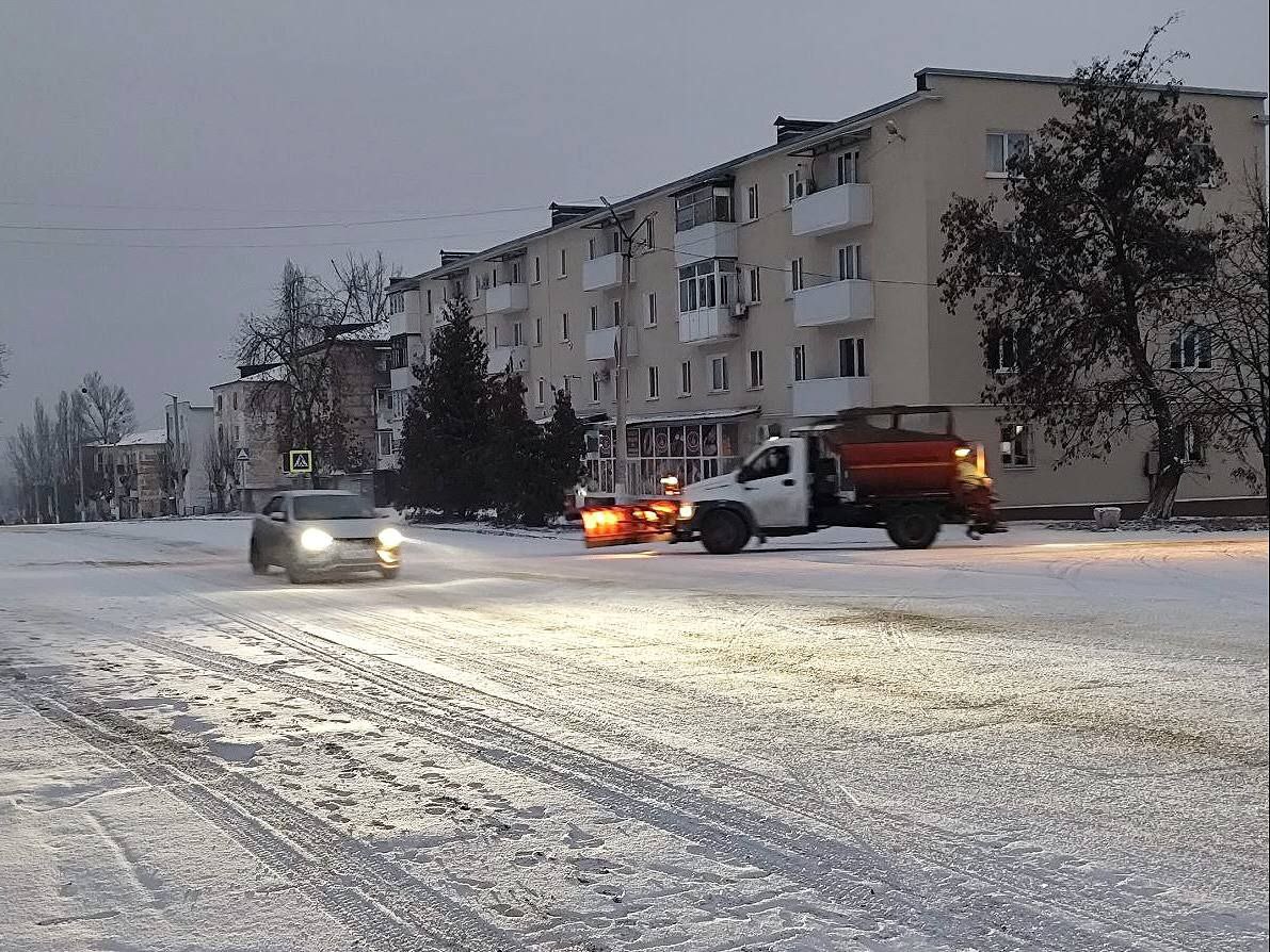 Сергей Колягин: Укрывший наш город снежок принес с собой не только зимнюю сказку, но и необходимость оперативных действий городских служб