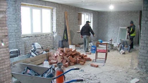 В Краснодоне продолжаются работы по масштабной реконструкции здания отдела ЗАГСа, который вскоре станет современным и комфортным пространством для жителей Краснодонского муниципального округа