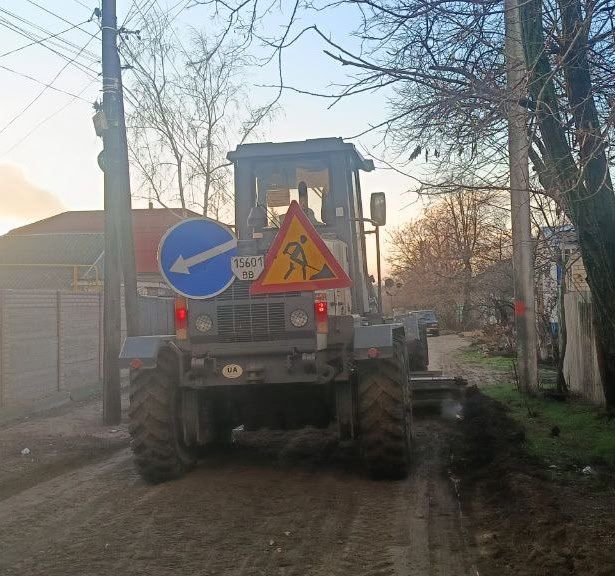 В Старобельском муниципальном округе продолжаются плановые работы по грейдированию дорог В Старобельском муниципальном округе продолжаются плановые работы по грейдированию дорог