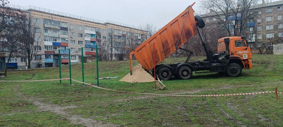Сергей Крамаренко: Инициативный проект «Детская площадка» был внесен инициативной группой жителей поселка городского типа Лозовский в Администрацию Славяносербского муниципального округа Сергей Крамаренко: Инициативный проект «Детская площадка» был внесен инициативной группой жителей поселка городского типа Лозовский в Администрацию Славяносербского муниципального округа