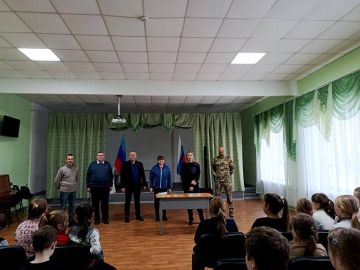 В Новоайдарской средней школе прошла акция «Я за безопасные дороги»