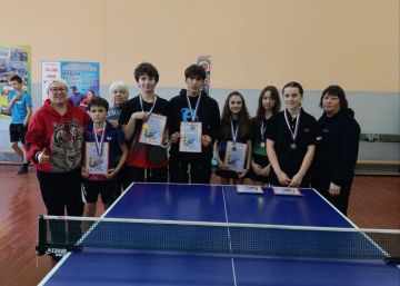 В Алчевске прошли соревнования по настольному теннису «Новогодние встречи»