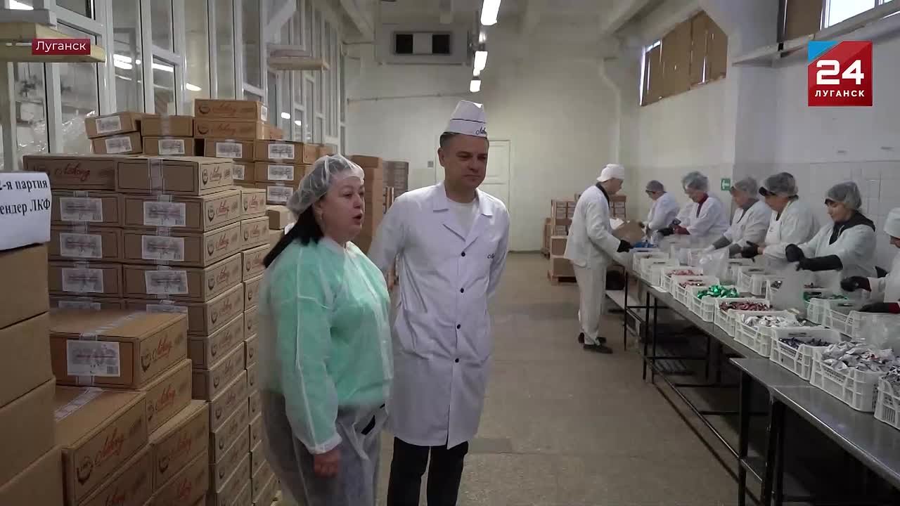 Более 130 тысяч сладких новогодних подарков подготовила для детей Луганская кондитерская фабрика «Лаконд»