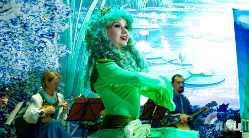 Артисты Государственного академического Волжского русского народного хора имени Петра Милославова представили хореографический спектакль «Царевна-лягушка», основанный на сюжете одноименной народной сказки, в Луганской... Артисты Государственного академического Волжского русского народного хора имени Петра Милославова представили хореографический спектакль «Царевна-лягушка», основанный на сюжете одноименной народной сказки, в Луганской...