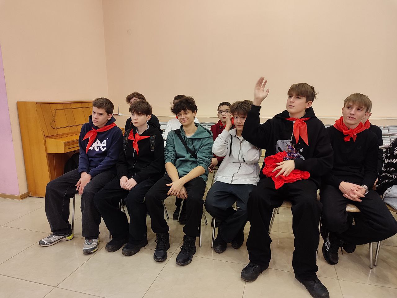 Новогоднее приключение в молодёжной библиотеке: школьники прошли волшебный библиоквест Новогоднее приключение в молодёжной библиотеке: школьники прошли волшебный библиоквест