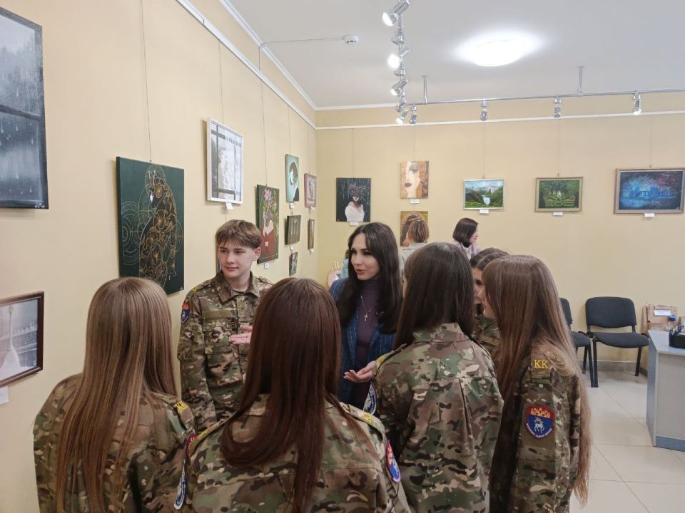 Яна Сылкина: В городскую галерею искусств переданы портреты двух Героев России, которые погибли при освобождении Северодонецка - Александра Стефанова и Адама Хамхоева Яна Сылкина: В городскую галерею искусств переданы портреты двух Героев России, которые погибли при освобождении Северодонецка - Александра Стефанова и Адама Хамхоева