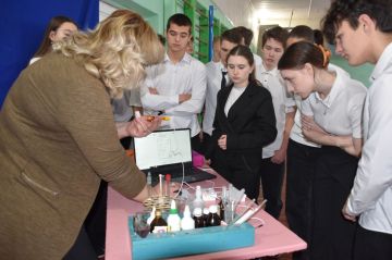 В Красном Луче прошли мастер-классы по использованию нового учебного оборудования