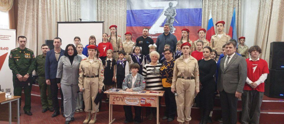 Роман Лысенко: В Алчевской средней школе №15 прошло торжественное открытие Парты Героя в рамках проекта "Новая школа" Роман Лысенко: В Алчевской средней школе №15 прошло торжественное открытие Парты Героя в рамках проекта "Новая школа"