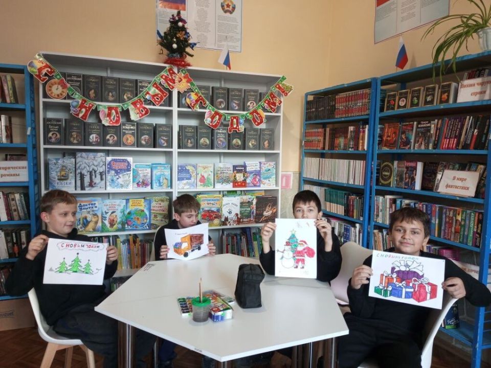 В библиотеке пгт. Пролетарский царила атмосфера творчества и волшебства В библиотеке пгт. Пролетарский царила атмосфера творчества и волшебства