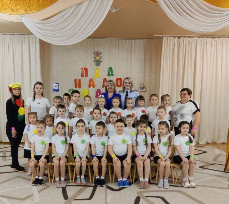 Светлячки безопасности и путешествие в Страну Светофорию! Светлячки безопасности и путешествие в Страну Светофорию!