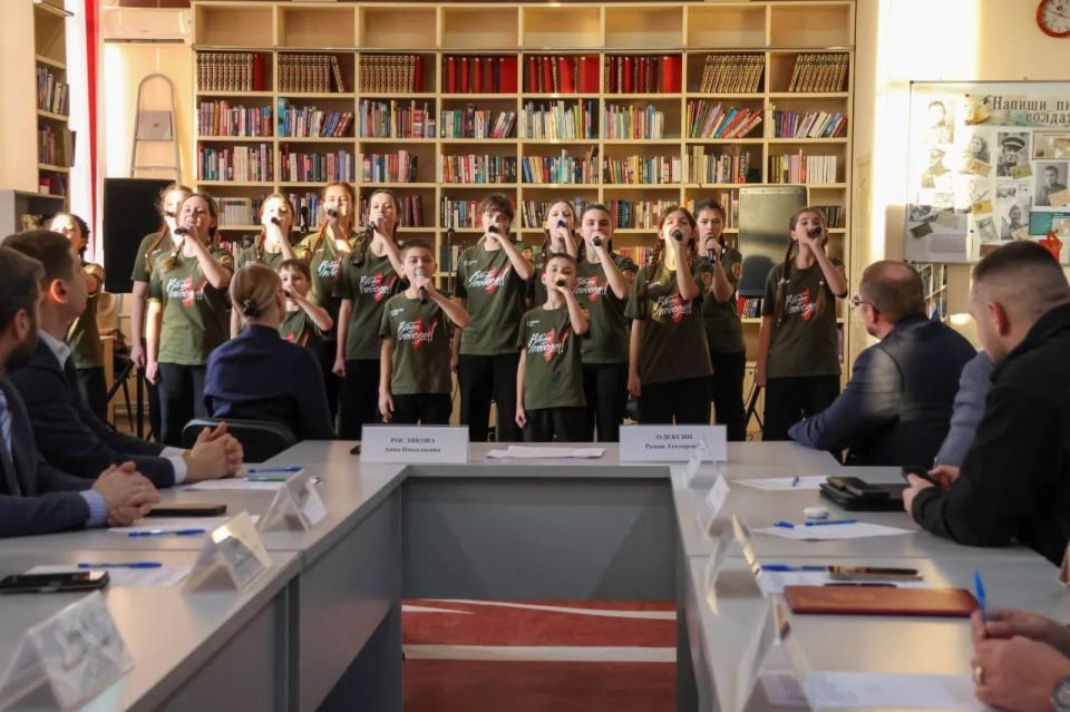 В Луганске обсудили вопросы сохранения духовно-нравственных ценностей и культуры В Луганске обсудили вопросы сохранения духовно-нравственных ценностей и культуры