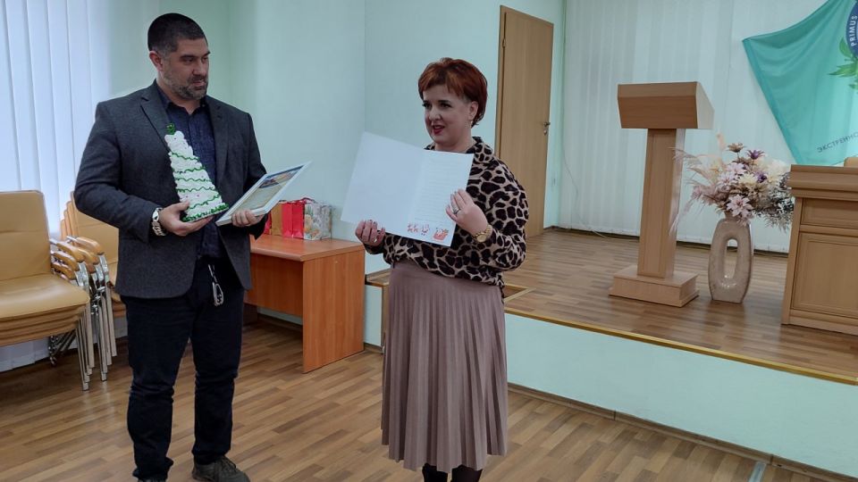 В преддверие Нового года Луганский центр медицины катастроф пришли поздравить юные жители Республики В преддверие Нового года Луганский центр медицины катастроф пришли поздравить юные жители Республики