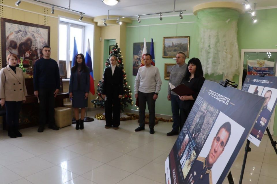 Яна Сылкина: В городскую галерею искусств переданы портреты двух Героев России, которые погибли при освобождении Северодонецка - Александра Стефанова и Адама Хамхоева Яна Сылкина: В городскую галерею искусств переданы портреты двух Героев России, которые погибли при освобождении Северодонецка - Александра Стефанова и Адама Хамхоева