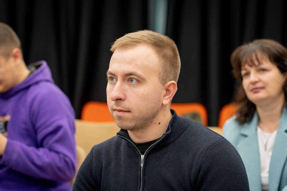 Михаил Голубович: Провели «сверку часов» с представителями наших молодёжных НКО в Доме молодёжи Михаил Голубович: Провели «сверку часов» с представителями наших молодёжных НКО в Доме молодёжи