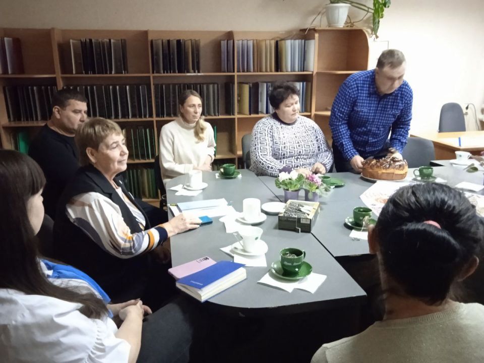 Накануне Дня многодетной семьи — праздника, направленного на повышение престижа семейной жизни и материнства, укрепление статуса многодетных семей и сохранение семейных ценностей, заведующим отделения Троицкого района... Накануне Дня многодетной семьи — праздника, направленного на повышение престижа семейной жизни и материнства, укрепление статуса многодетных семей и сохранение семейных ценностей, заведующим отделения Троицкого района...