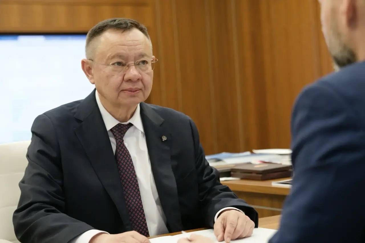 В Минстрое России состоялась рабочая встреча Министра строительства и ЖКХ РФ Ирека Файзуллина с Главой ДНР Денисом Пушилиным В Минстрое России состоялась рабочая встреча Министра строительства и ЖКХ РФ Ирека Файзуллина с Главой ДНР Денисом Пушилиным