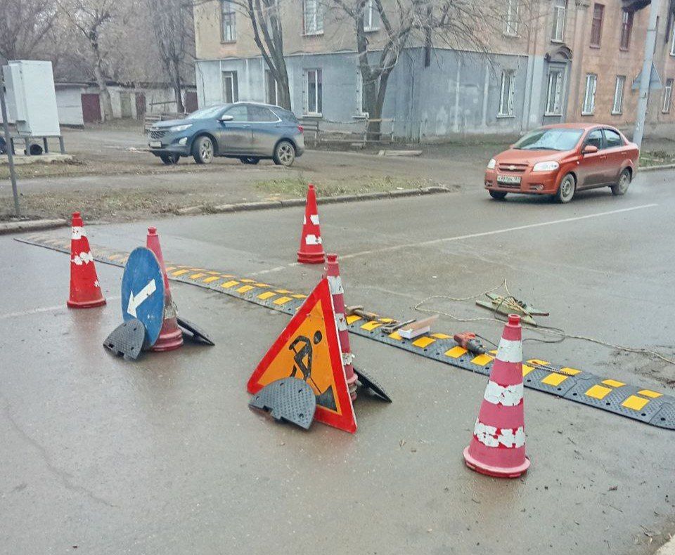 Коммунальные службы проводят работы на территории города Коммунальные службы проводят работы на территории города