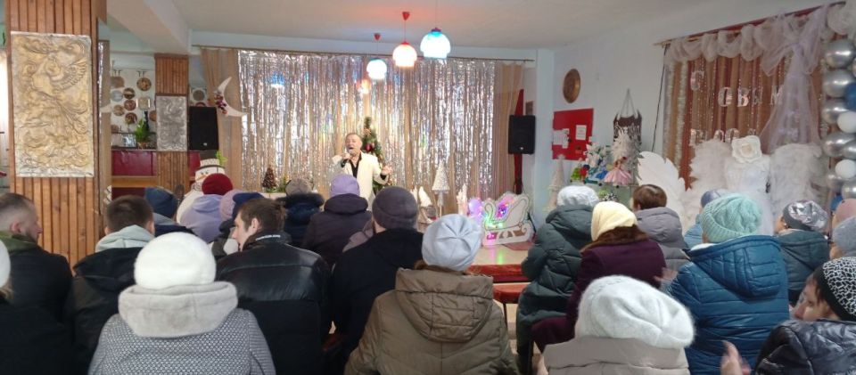 В доме культуры с. Передельское состоялся незабываемый концерт, подаривший жителям массу положительных эмоций и ярких впечатлений В доме культуры с. Передельское состоялся незабываемый концерт, подаривший жителям массу положительных эмоций и ярких впечатлений