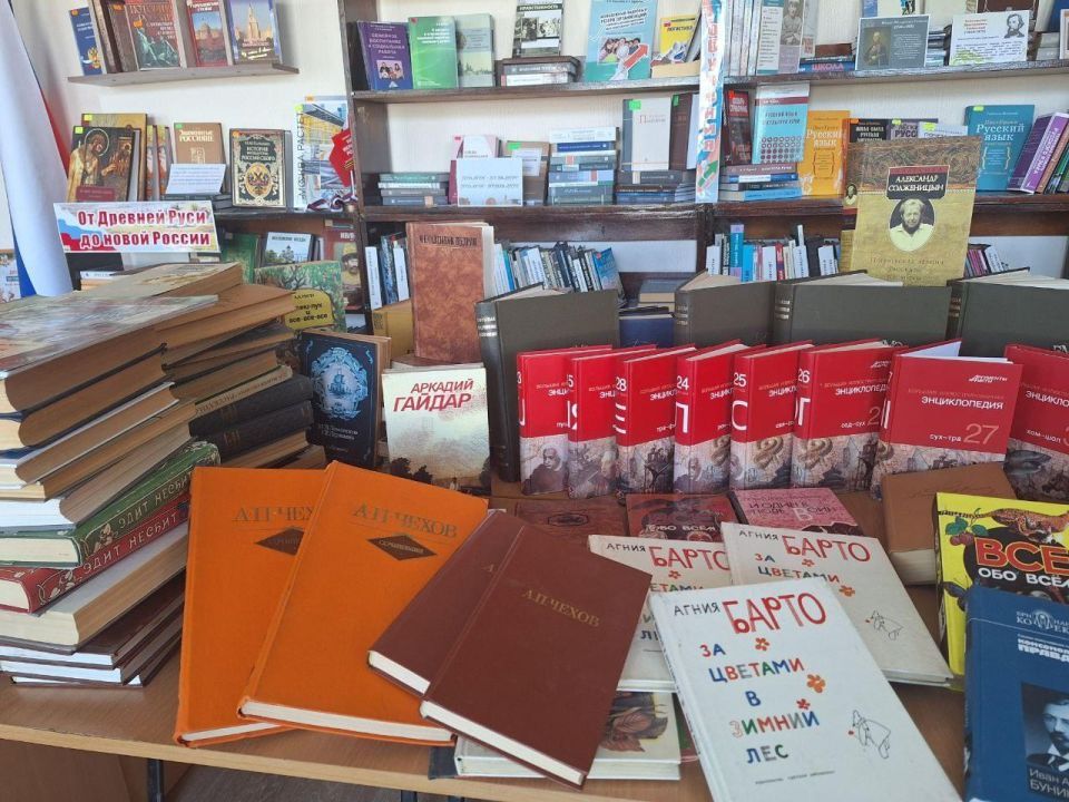 Почти 7000 книг из Алтайского края пополнили библиотеки Славяносербского округа Почти 7000 книг из Алтайского края пополнили библиотеки Славяносербского округа