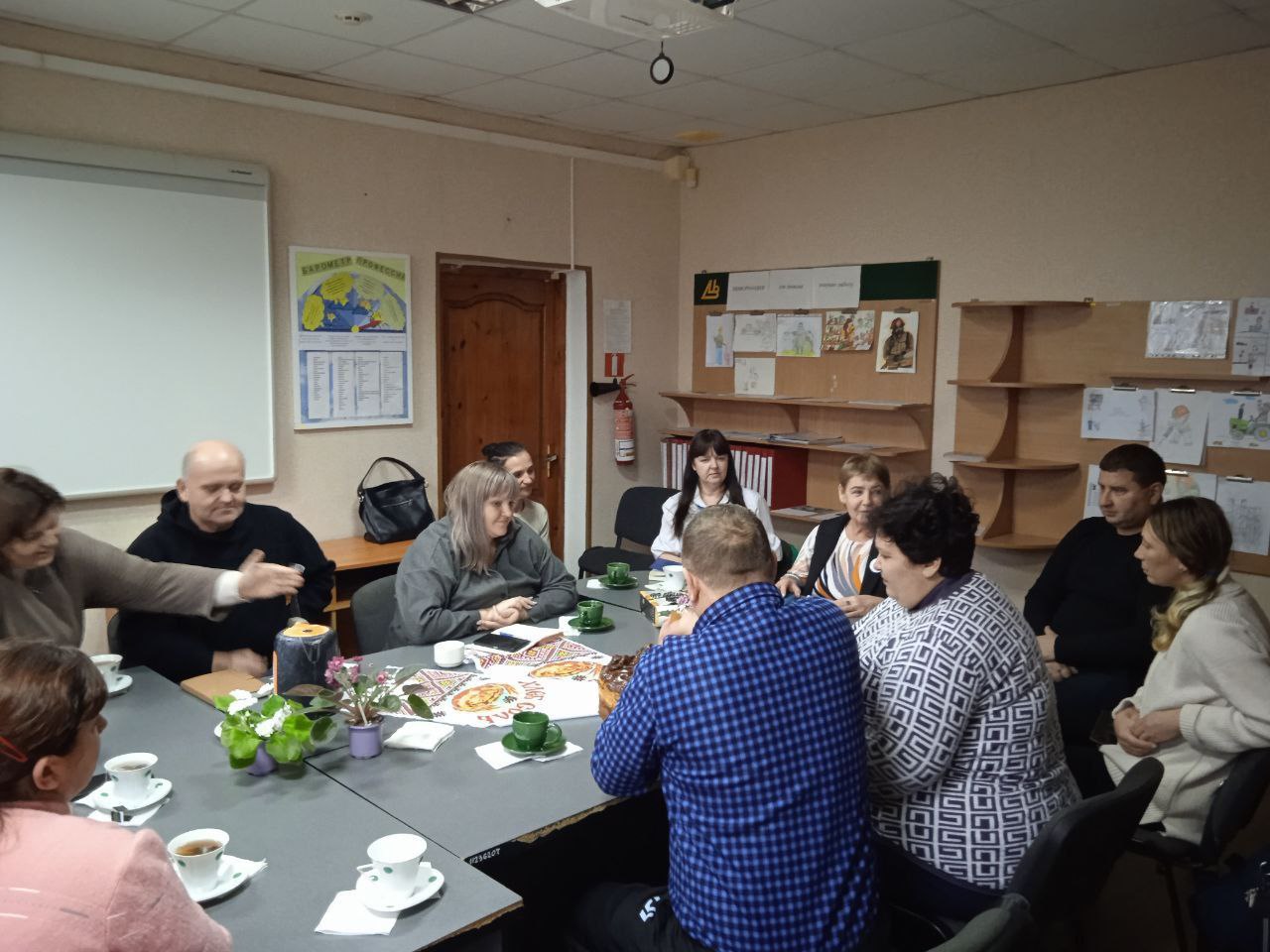 Накануне Дня многодетной семьи — праздника, направленного на повышение престижа семейной жизни и материнства, укрепление статуса многодетных семей и сохранение семейных ценностей, заведующим отделения Троицкого района... Накануне Дня многодетной семьи — праздника, направленного на повышение престижа семейной жизни и материнства, укрепление статуса многодетных семей и сохранение семейных ценностей, заведующим отделения Троицкого района...