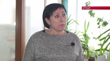 В Антраците проходит выдача новогодних подарков