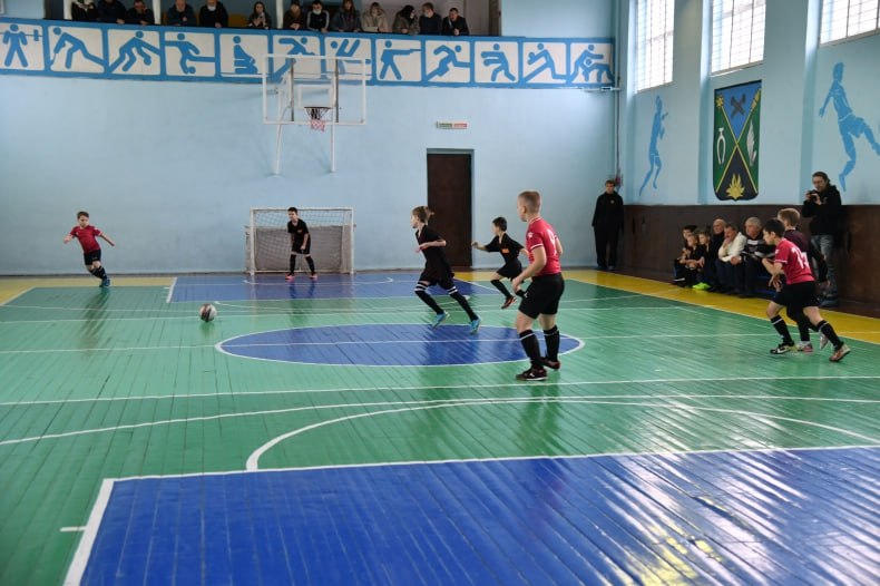 Новогодний турнир по мини-футболу зажег звезды в свердловском «Шахтере» Новогодний турнир по мини-футболу зажег звезды в свердловском «Шахтере»