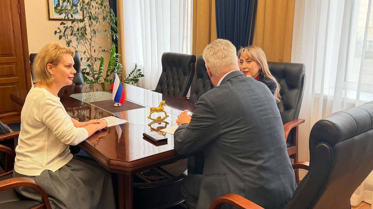 Сергей Козенко: Встретился с заместителем министра труда и социальной политики ЛНР Светланой Немковой в рамках рабочей встречи Сергей Козенко: Встретился с заместителем министра труда и социальной политики ЛНР Светланой Немковой в рамках рабочей встречи