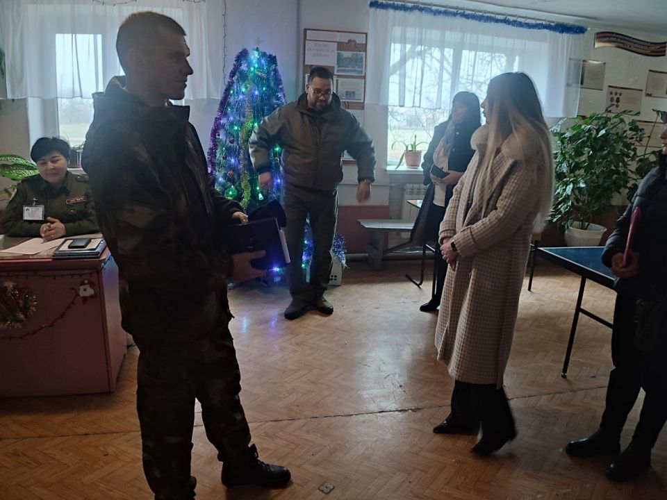 Антитеррористическая тренировка в Кленовской школе им. Гвардии капитана Д.М Антитеррористическая тренировка в Кленовской школе им. Гвардии капитана Д.М